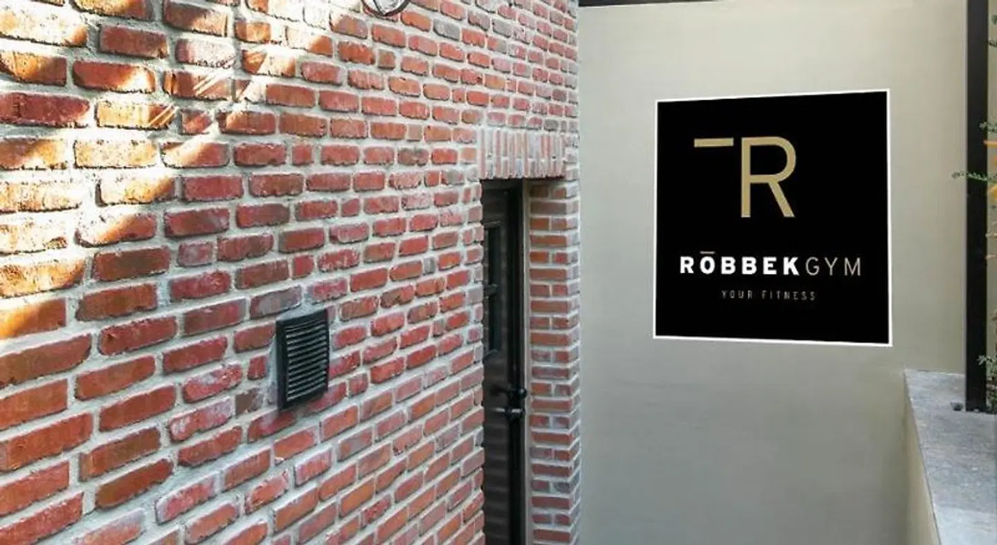 The Roebbek EXTERIOR