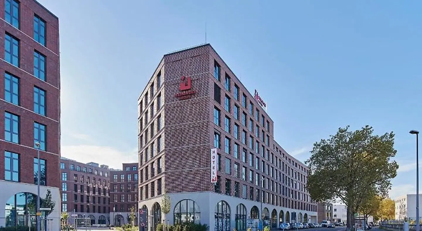 MEININGER Hotel Köln West EXTERIOR