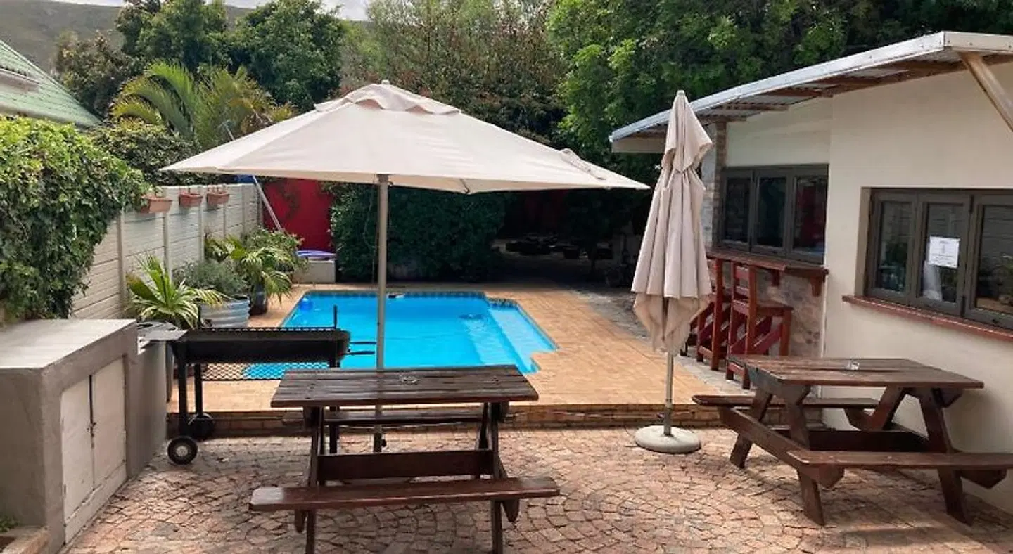 Hermanus Backpackers & Budget Accommodation Terrasse
