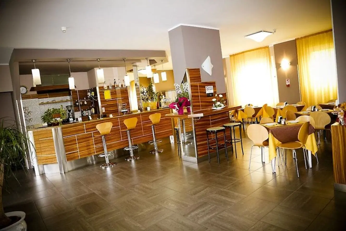Giada Bar