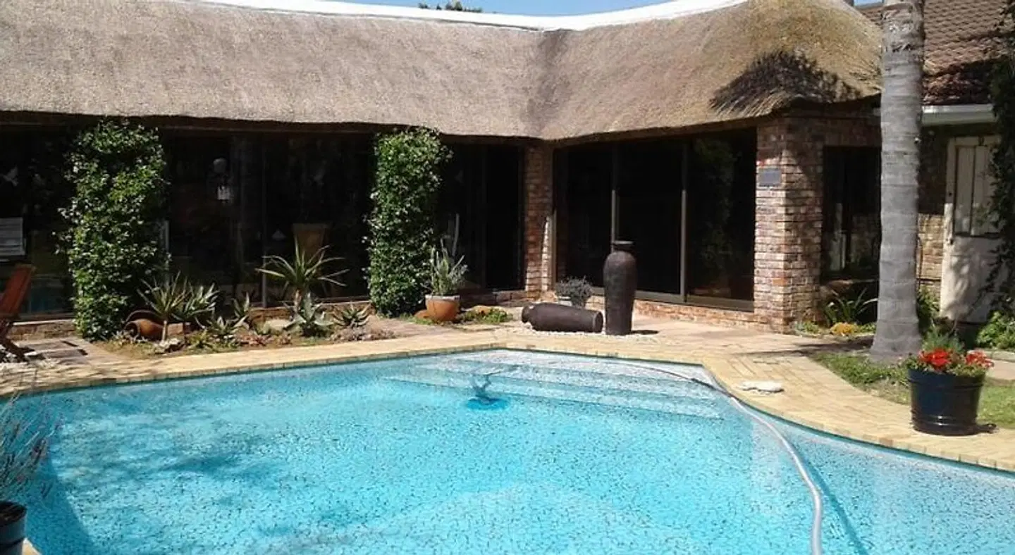 Amani Guest Lodge OUTDOOR_POOL