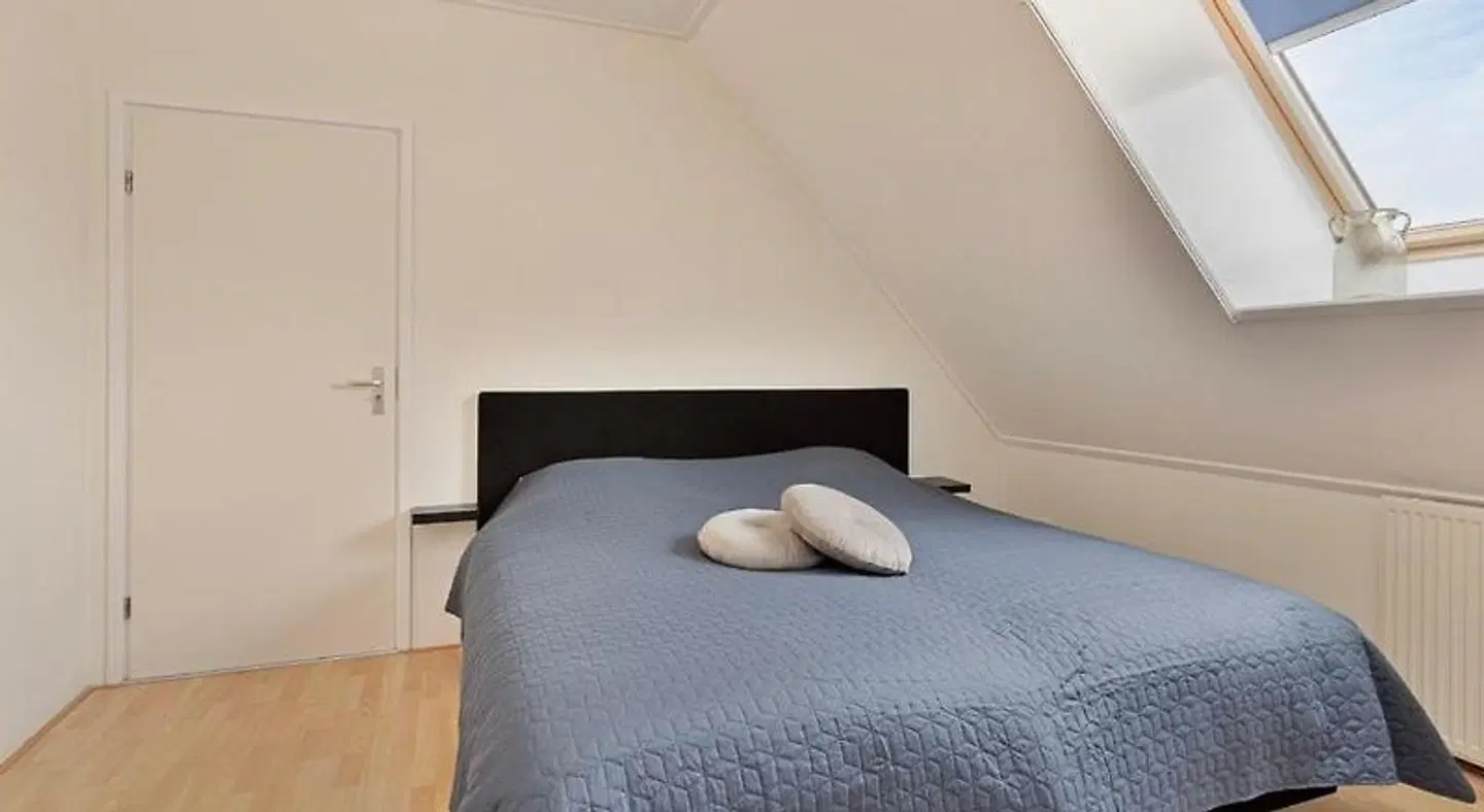 Bron van Rust ROOM_EXAMPLE