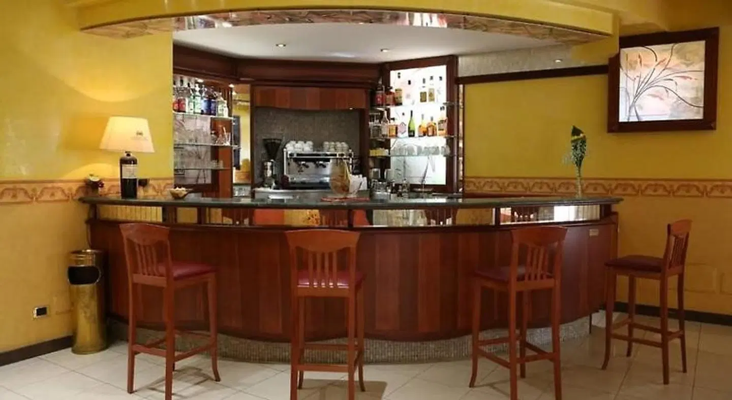 Hotel Apan Bar