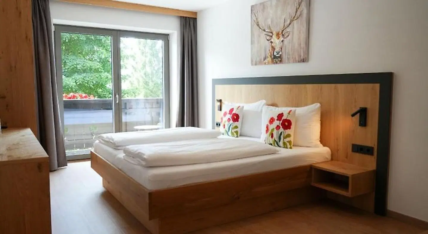 Hotel Neunbrunnen ROOM_EXAMPLE