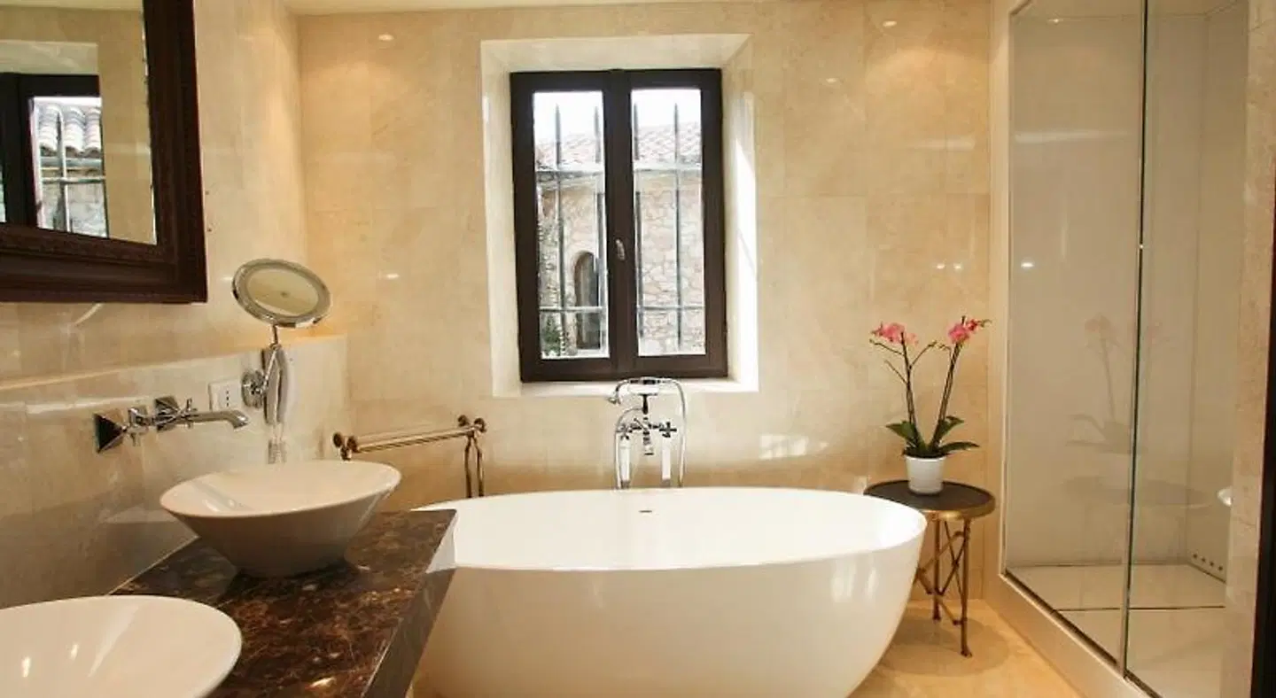 Chateau Eza Badezimmer