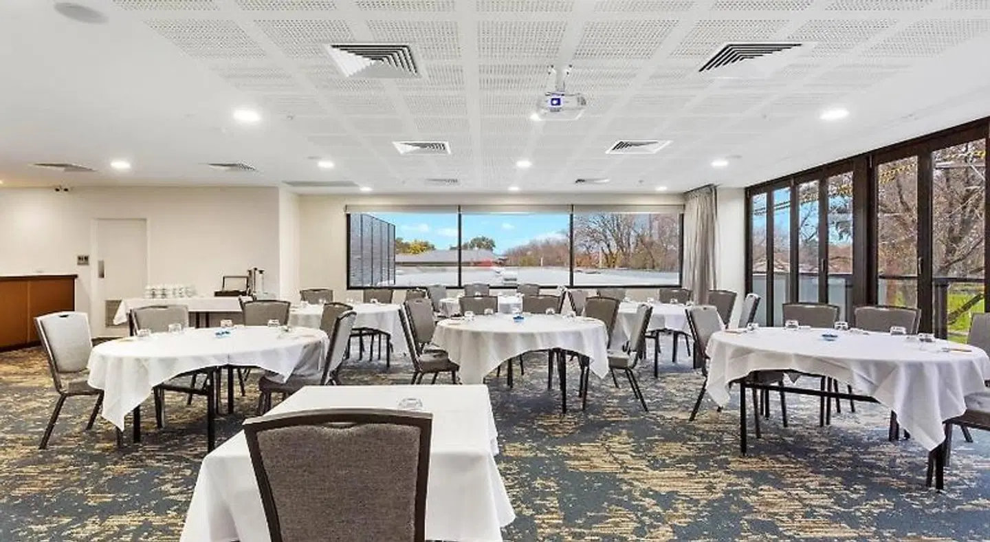 Quality Hotel Lakeside Restaurant