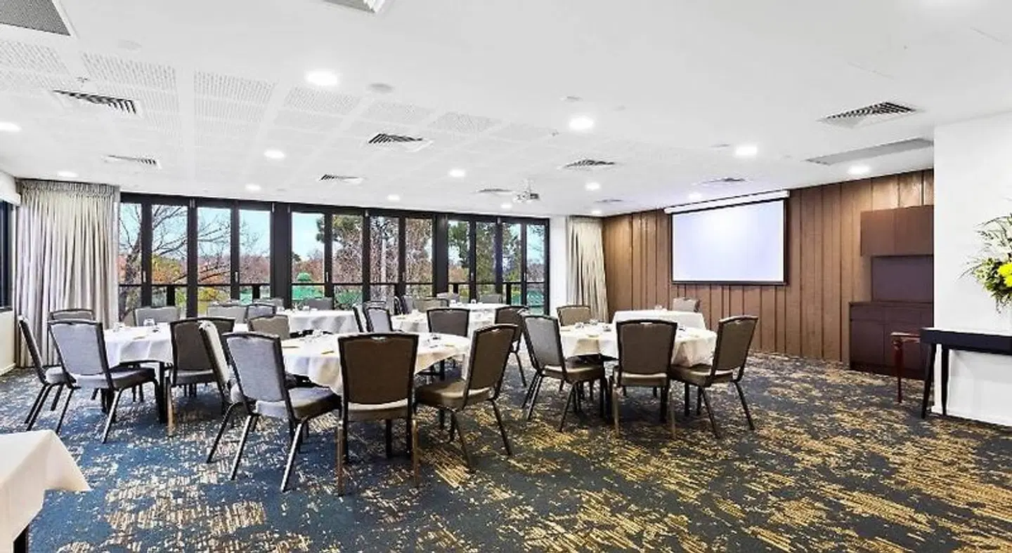 Quality Hotel Lakeside Restaurant
