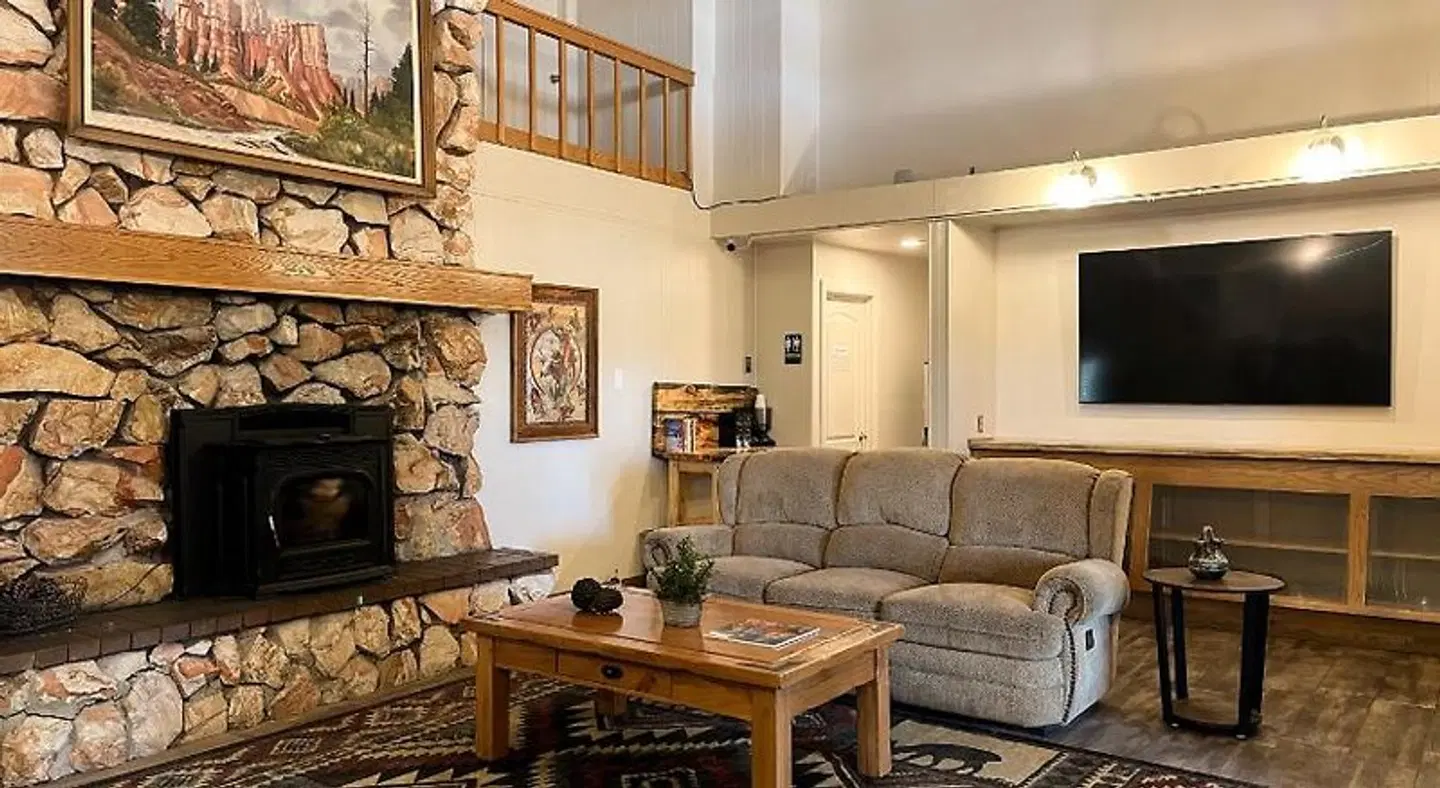 Bryce Canyon Pines LOUNGE_LOBBY
