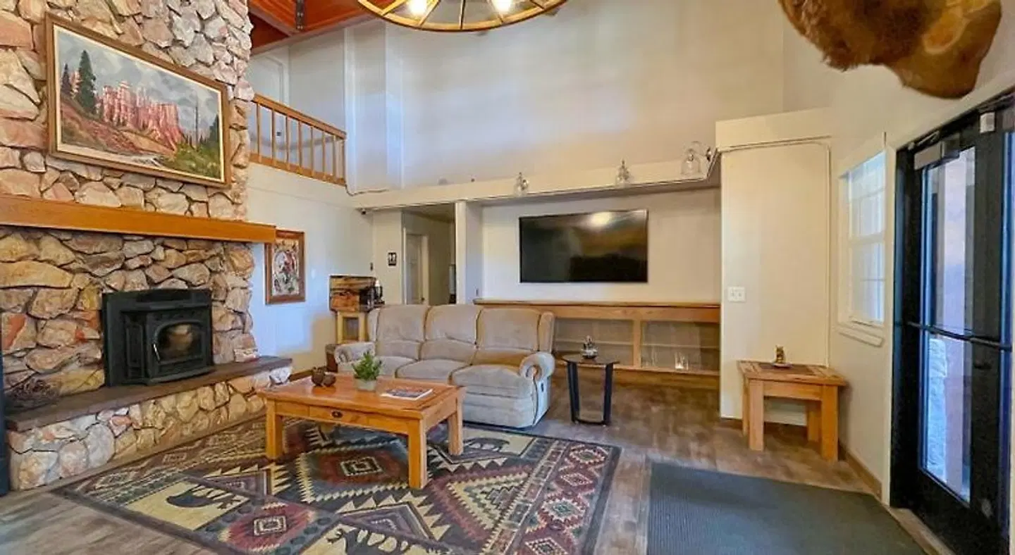 Bryce Canyon Pines ROOM_EXAMPLE