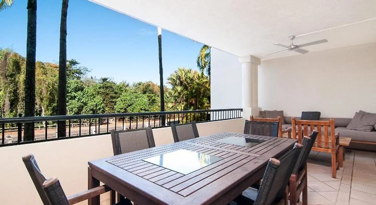 Mandalay Luxury Beachfront Apartments Terrasse