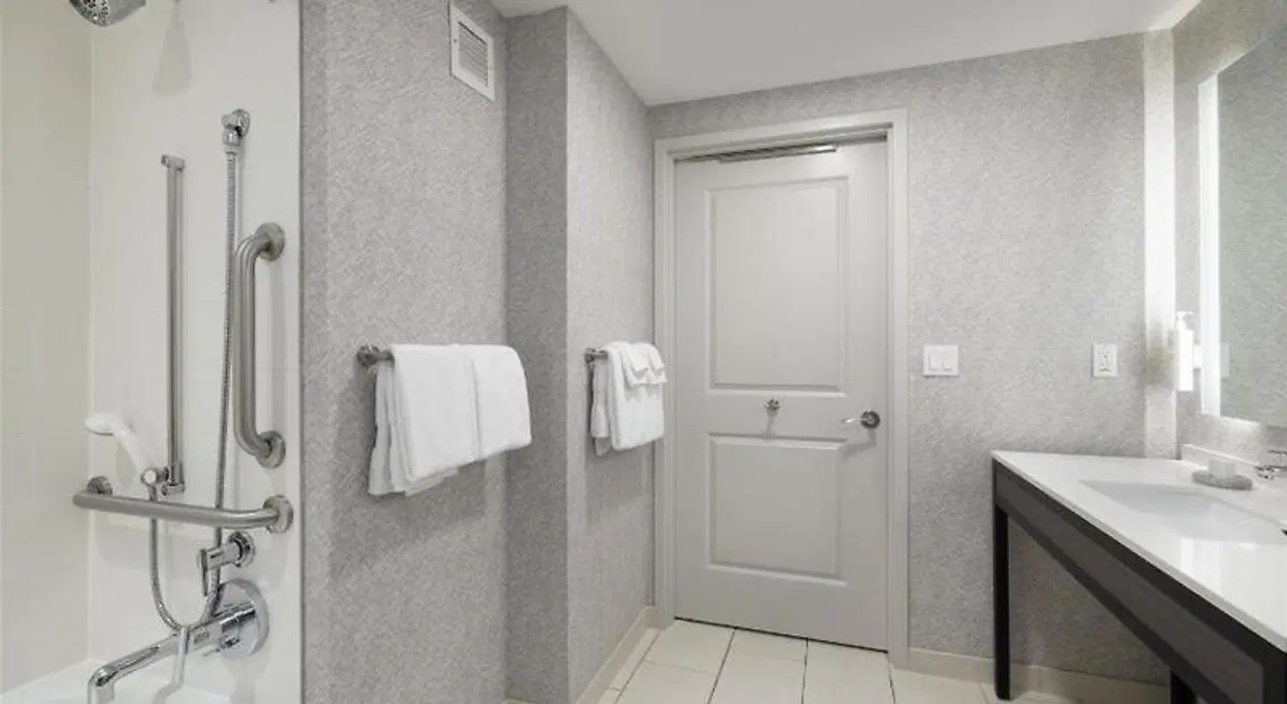 Hampton Inn & Suites Portsmouth Downtown Badezimmer