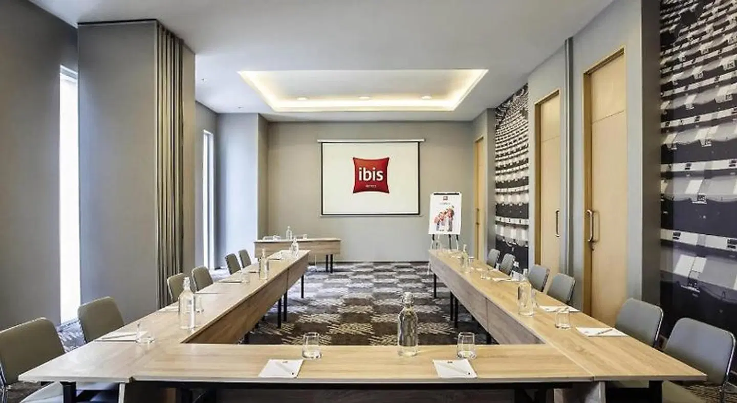 ibis Jakarta Harmoni Konferenz