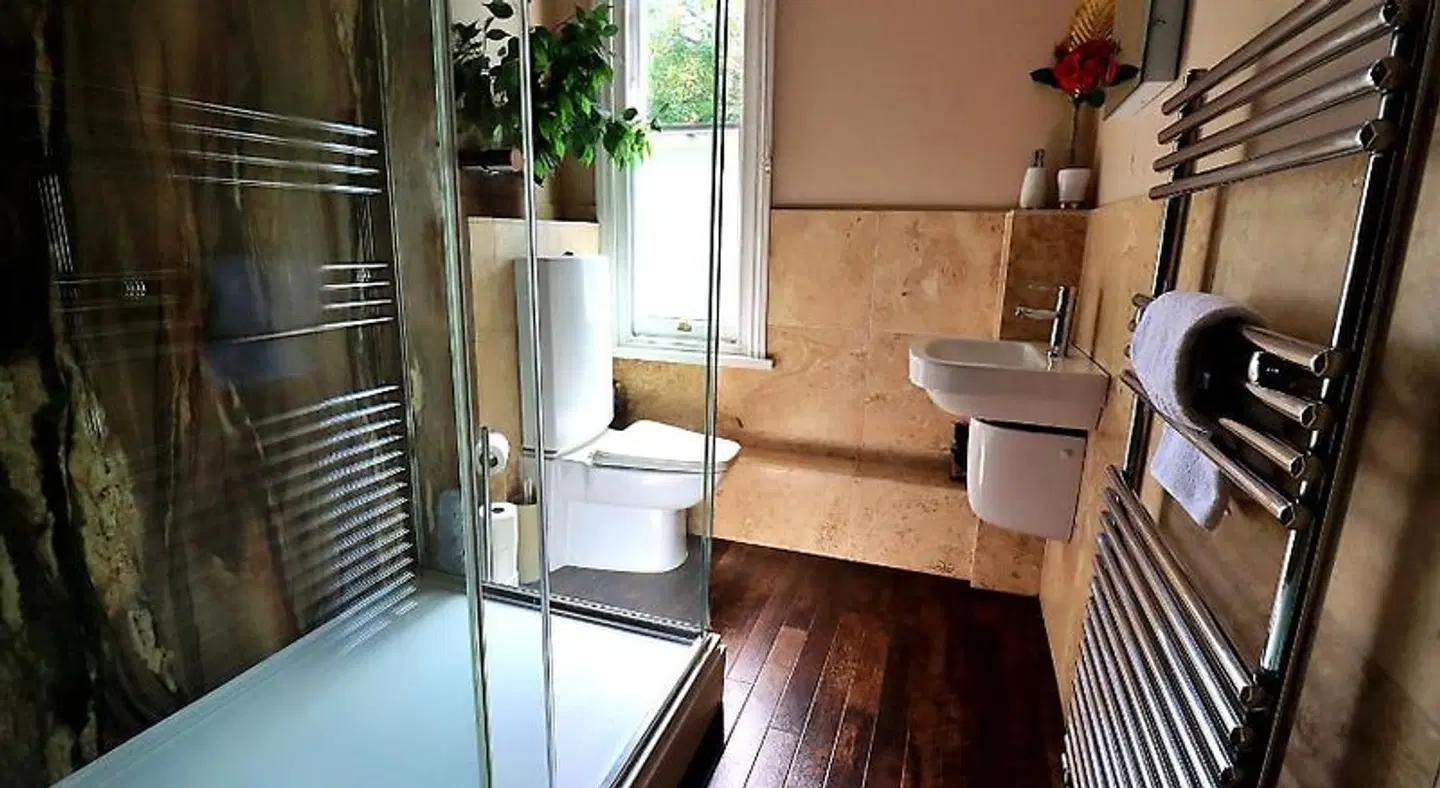 Chester Apartments ROOM_EXAMPLE