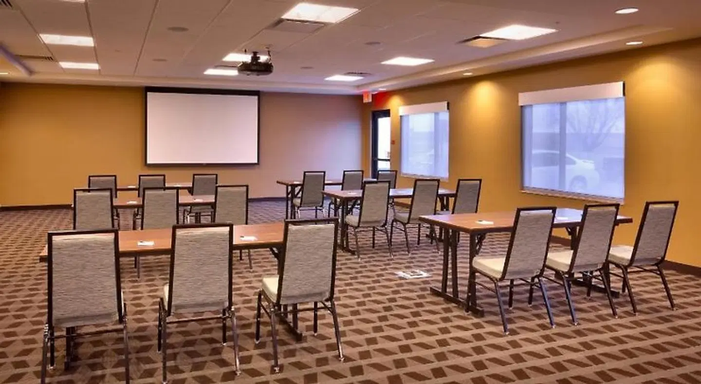 TownePlace Suites by Marriott Dickinson Konferenz