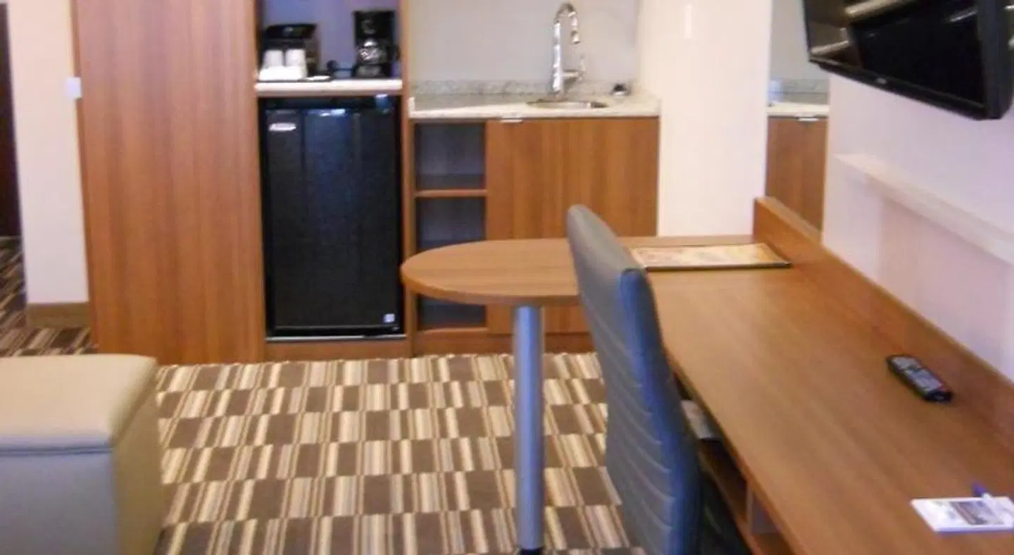 Microtel Inn & Suites by Wyndham Sault Ste. Marie ROOM_EXAMPLE