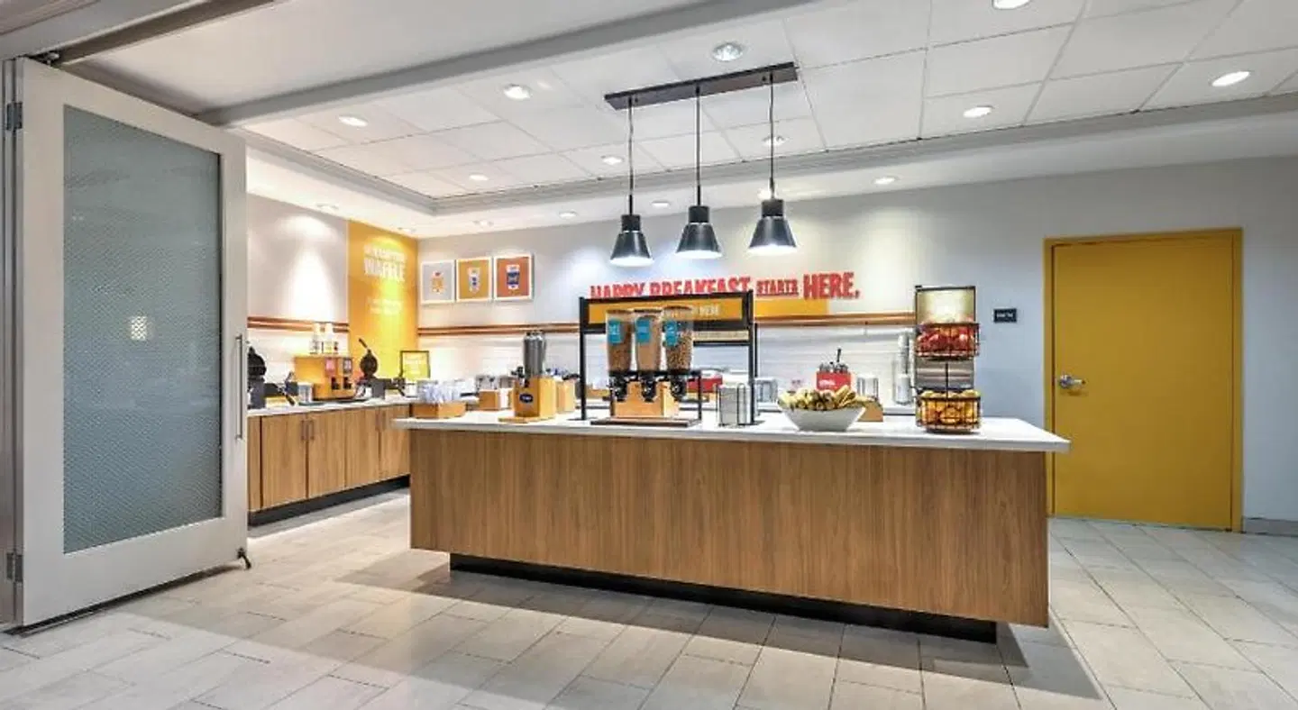 Hampton Inn & Suites Houston/Pasadena Bar