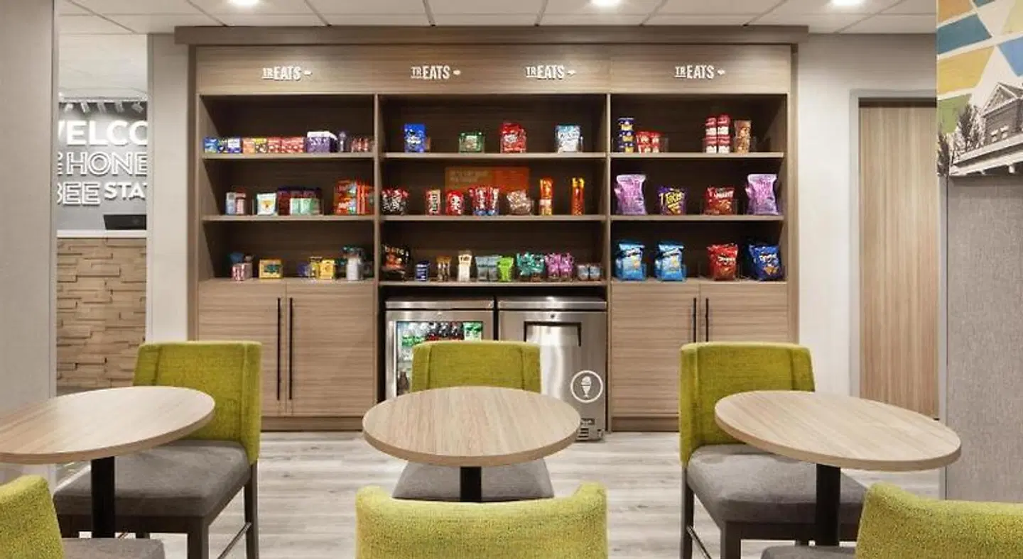 Hampton Inn Greenville Bar
