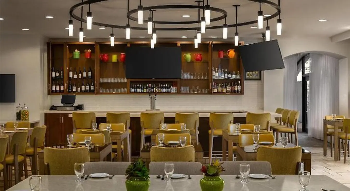 Hilton Garden Inn Raleigh-Durham/Research Triangle Park Bar