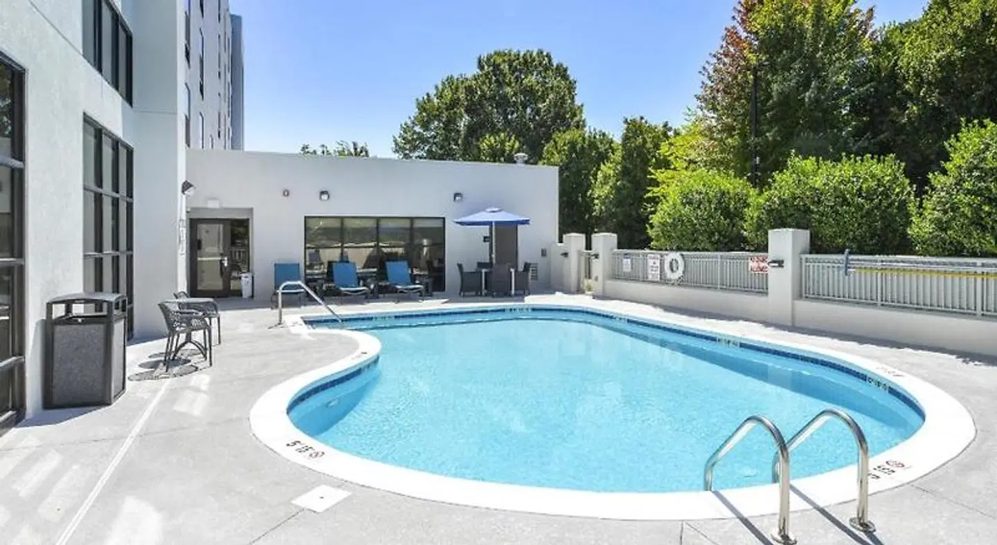 Hampton Inn & Suites Burlington OUTDOOR_POOL