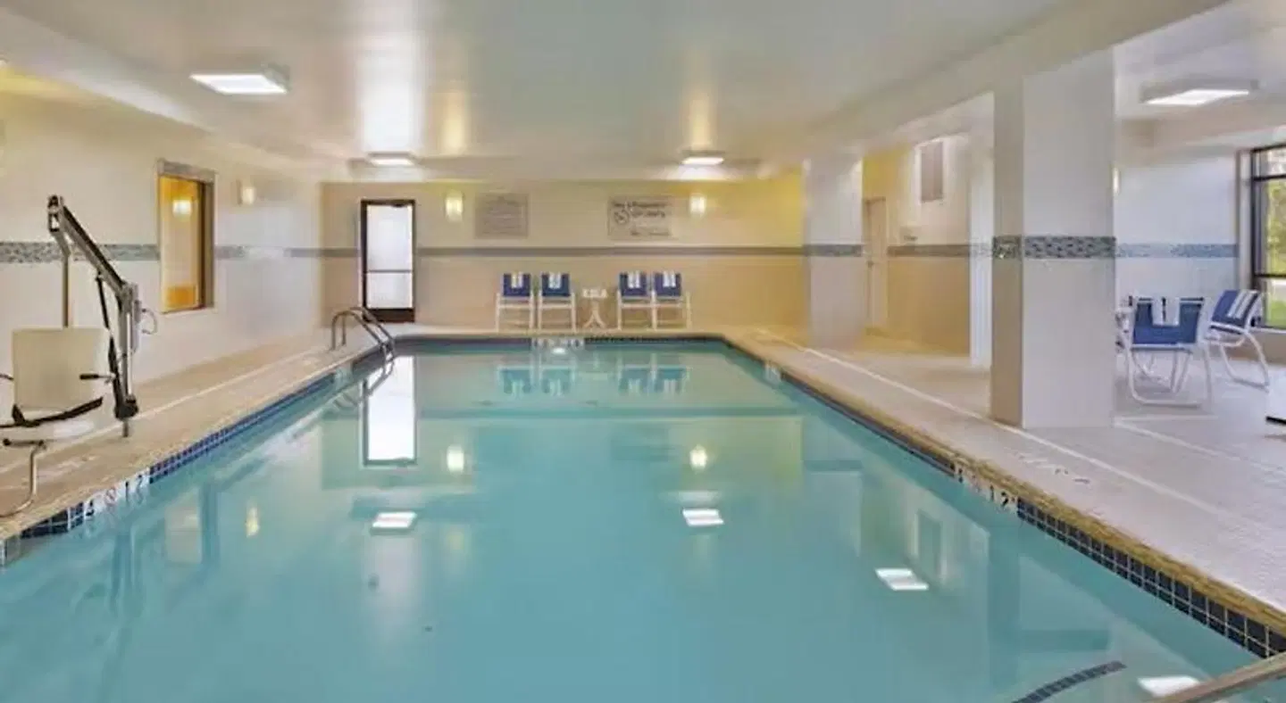 Hampton Inn Commerce Novi Hallenbad