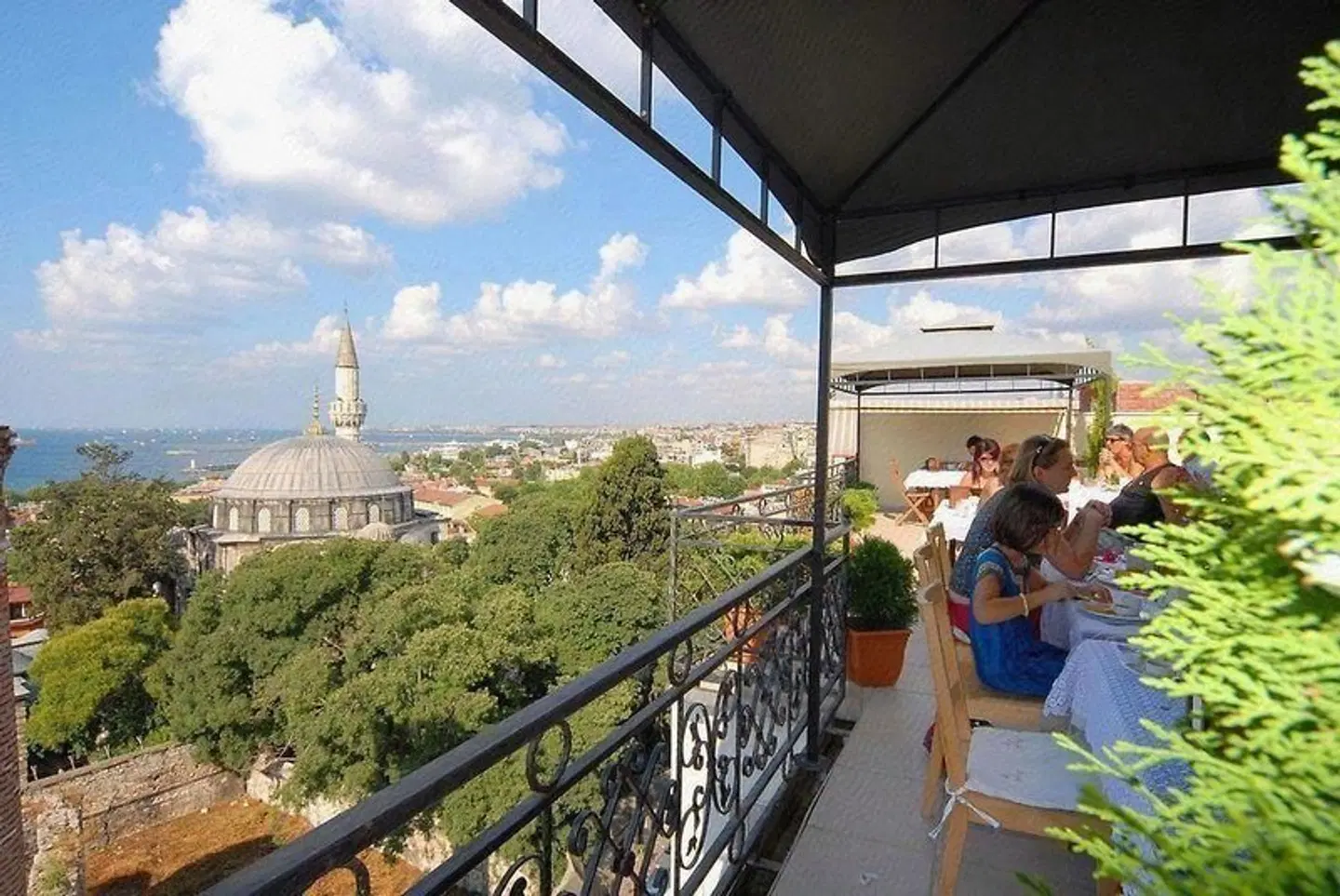 Ada Hotel Istanbul Terrasse