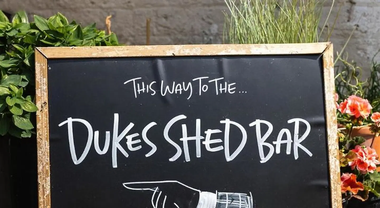 Dukes Head Hotel EXTERIOR