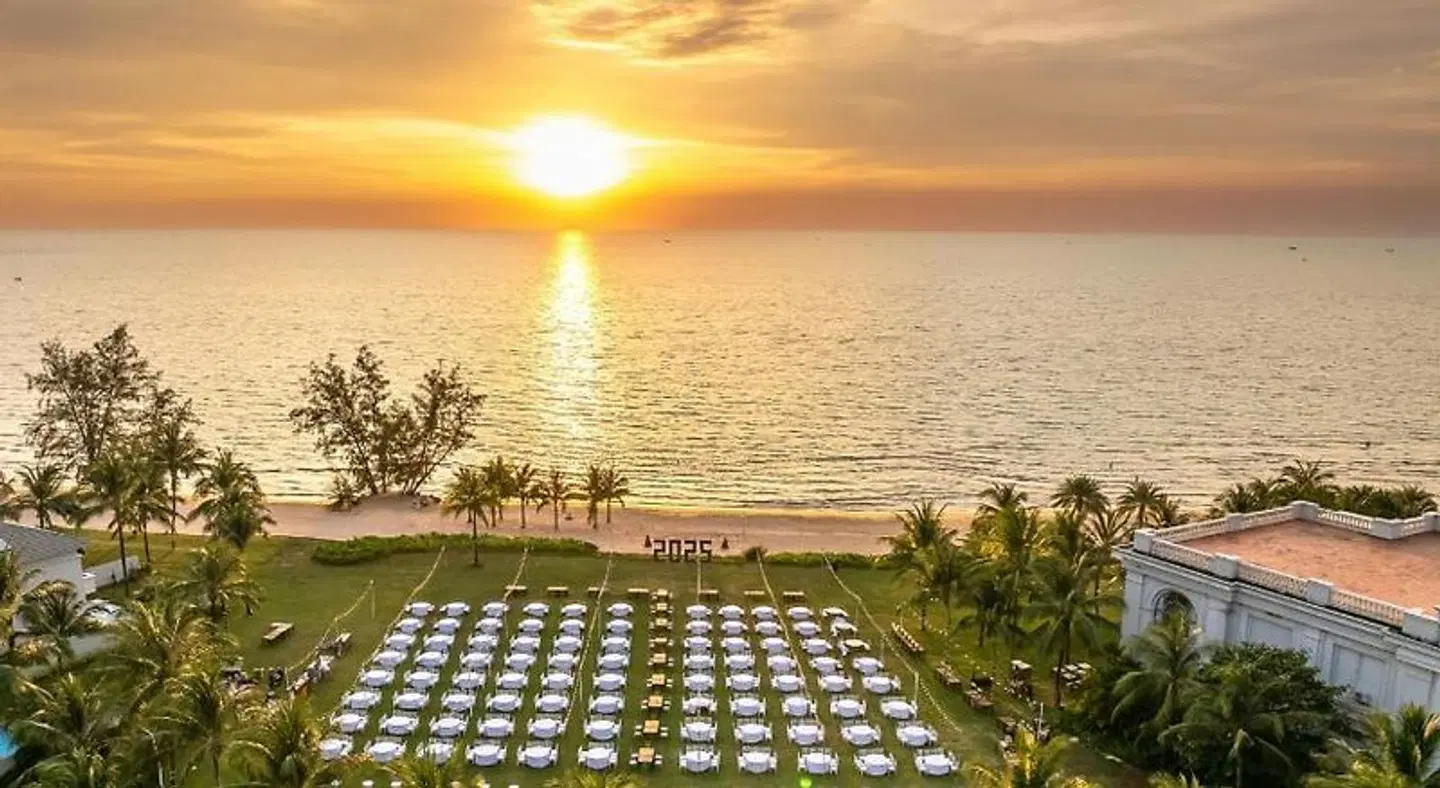 Sheraton Phu Quoc Long Beach Resort LANDSCAPE