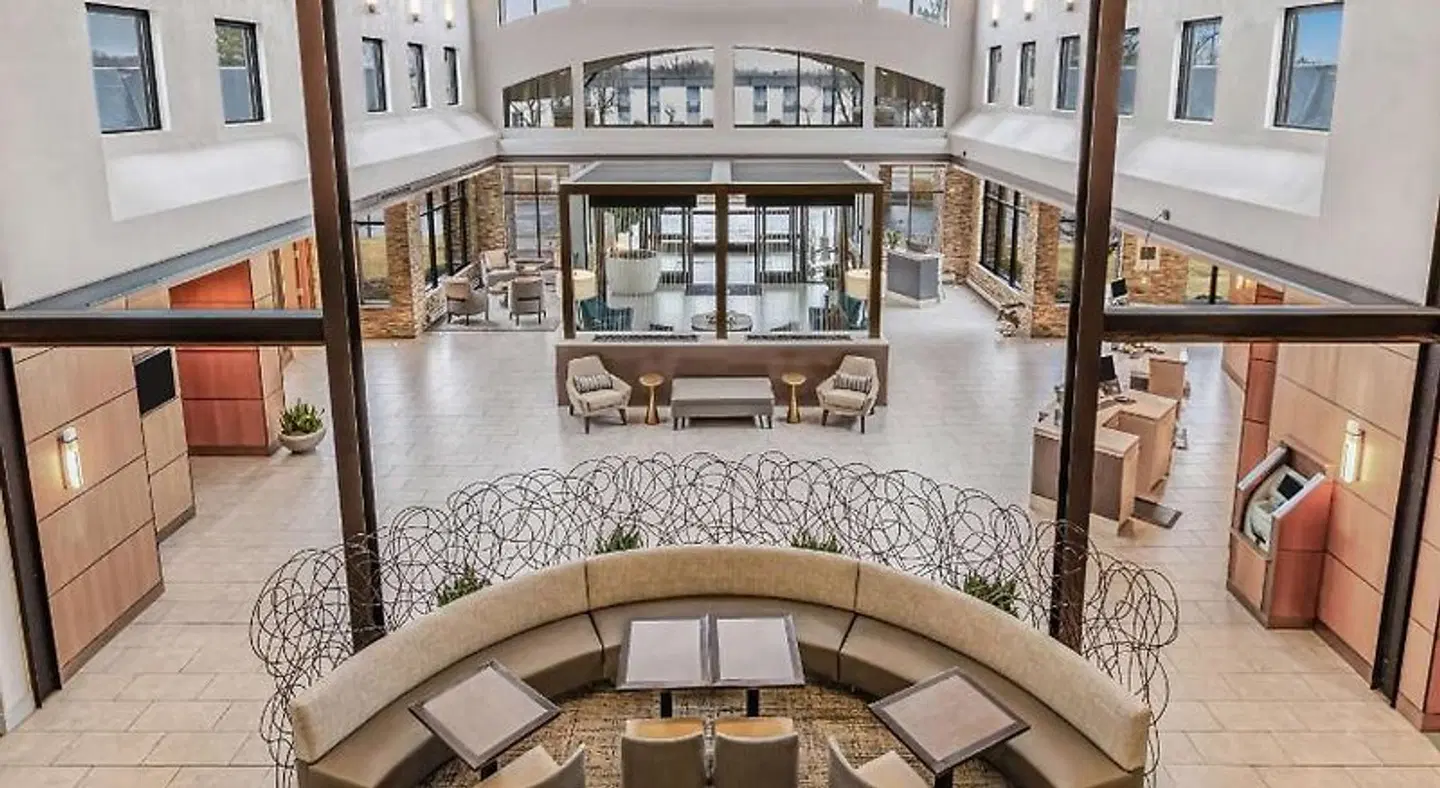 Embassy Suites by Hilton Detroit Metro Airport LOUNGE_LOBBY