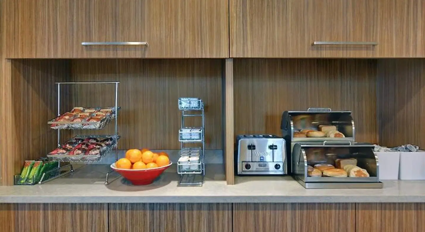 TownePlace Suites by Marriott Indianapolis Downtown Restaurant