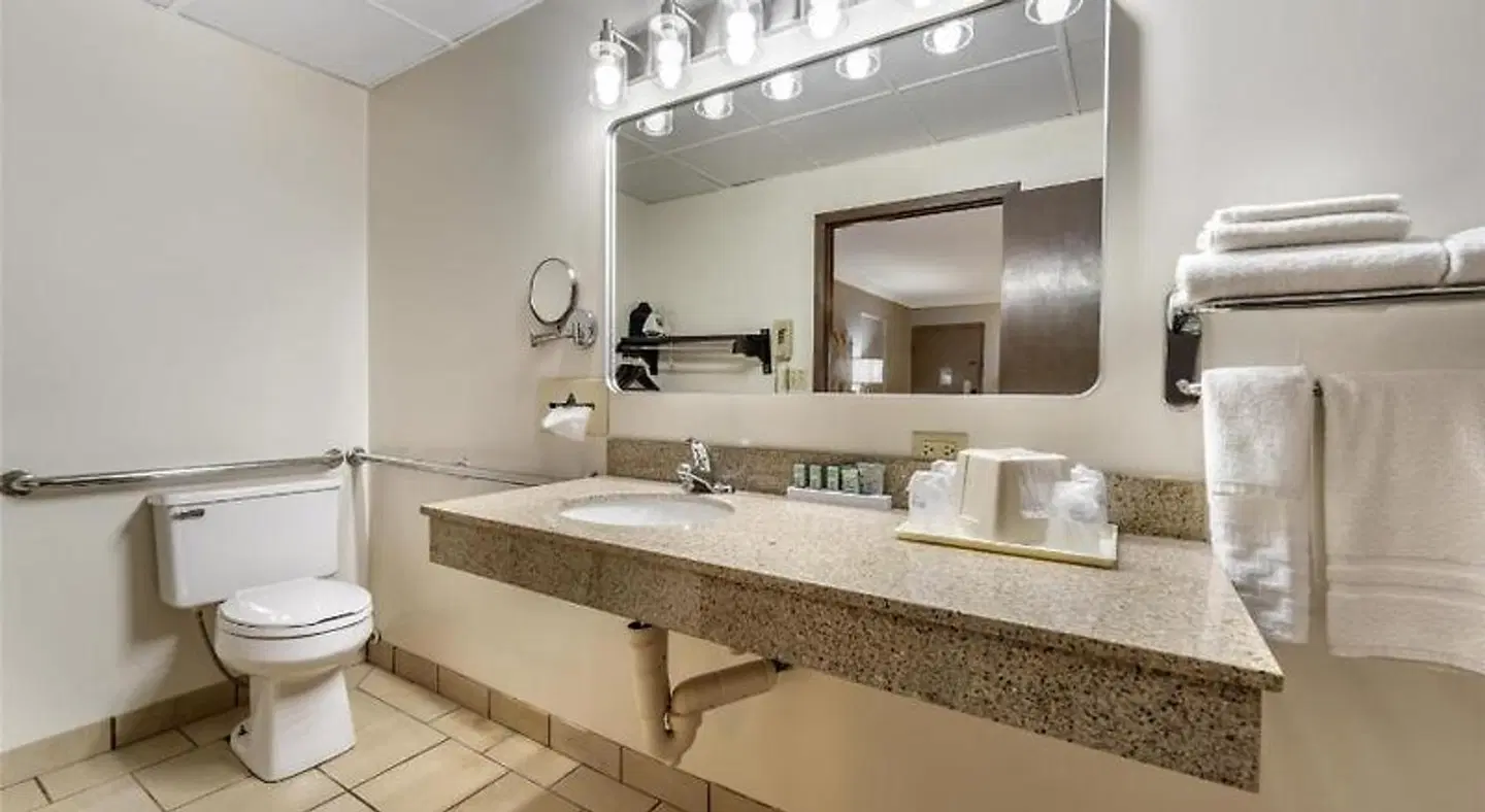 Best Western Angus Inn Badezimmer
