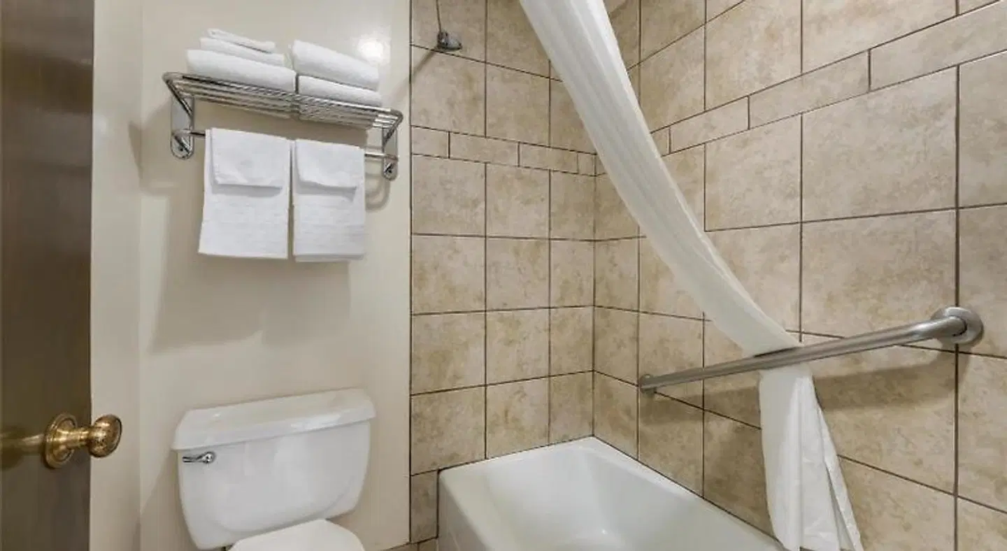 Best Western Angus Inn Badezimmer