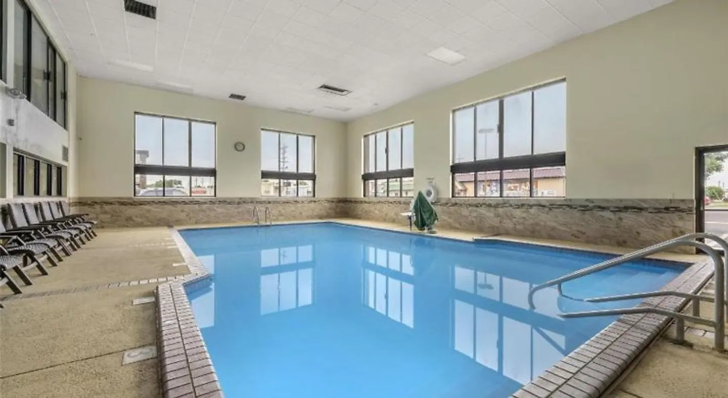 Best Western Angus Inn Hallenbad