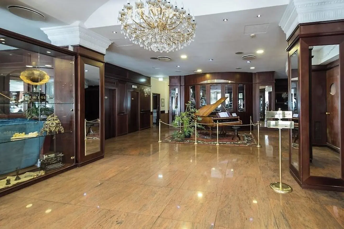 Mythos LOUNGE_LOBBY