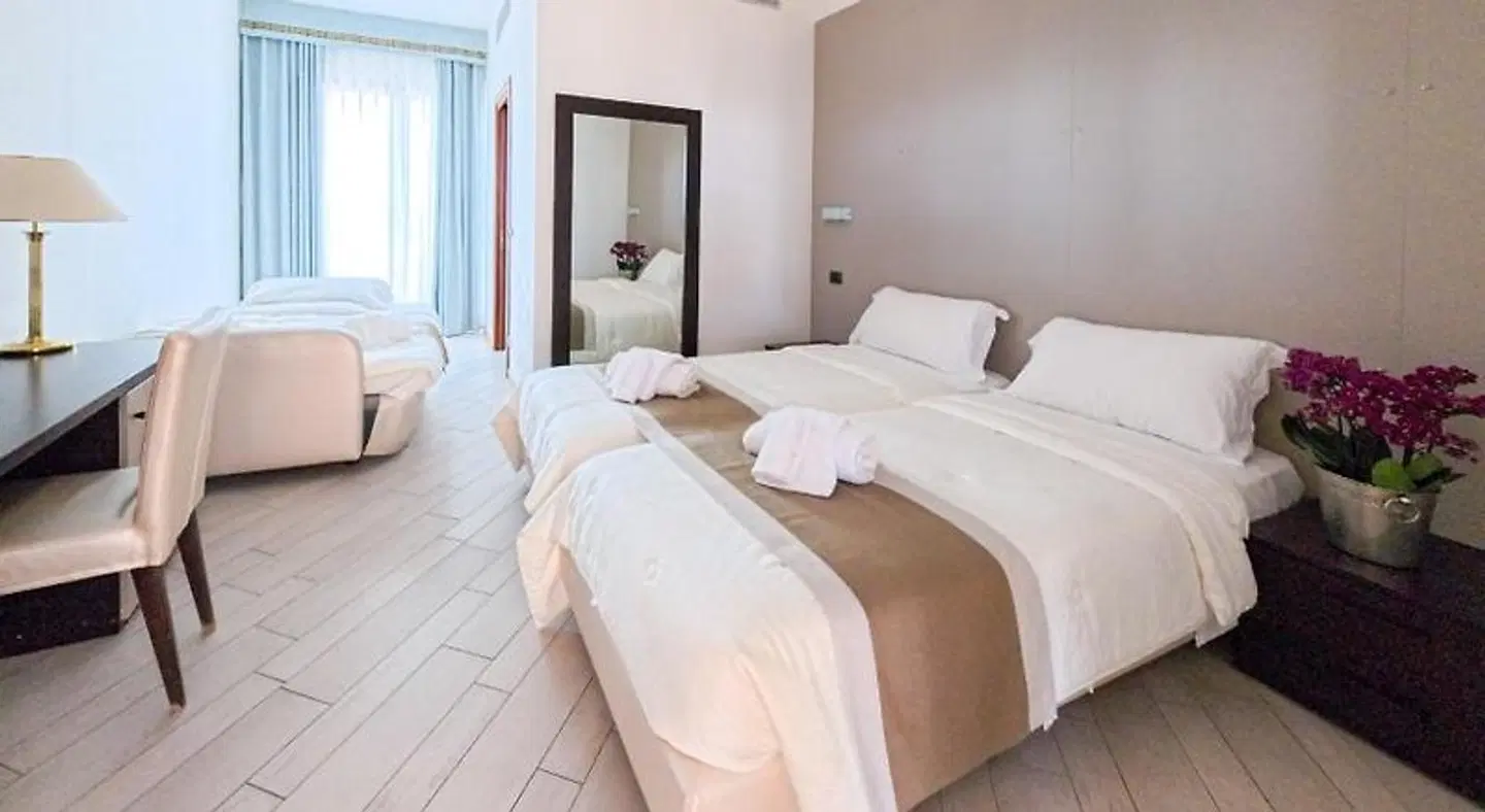 San Clemente ROOM_EXAMPLE