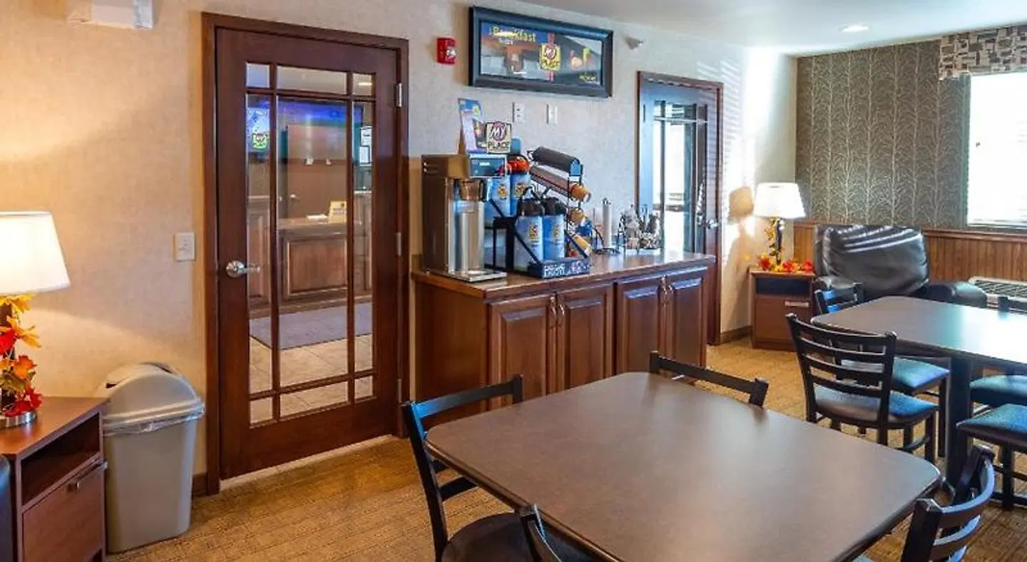 My Place Hotel-Dickinson ROOM_EXAMPLE