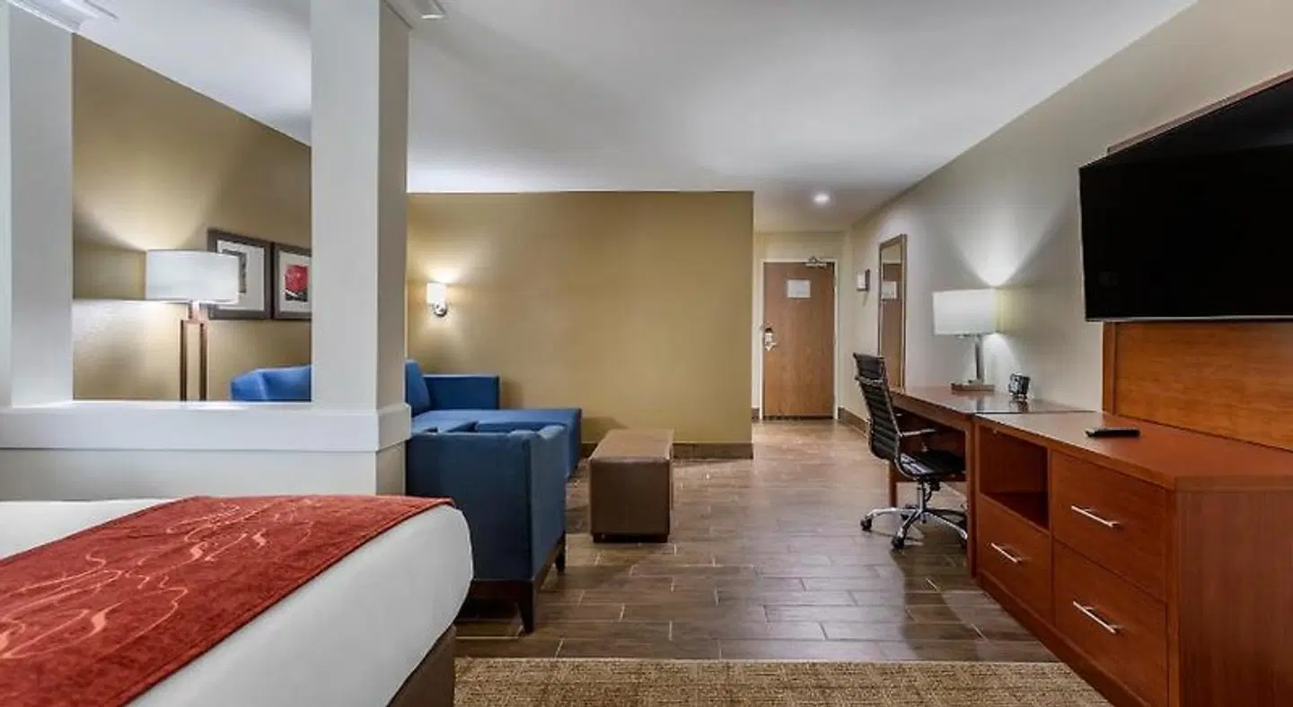 Comfort Suites ROOM_EXAMPLE