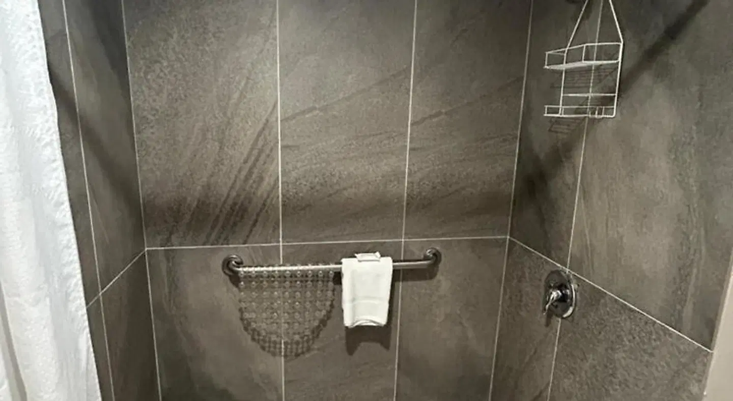 HOM Hotel Gainesville, SureStay Collection by Best Western Badezimmer