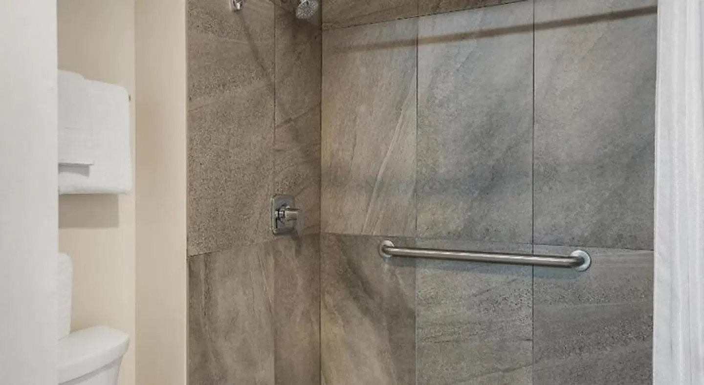 HOM Hotel Gainesville, SureStay Collection by Best Western Badezimmer