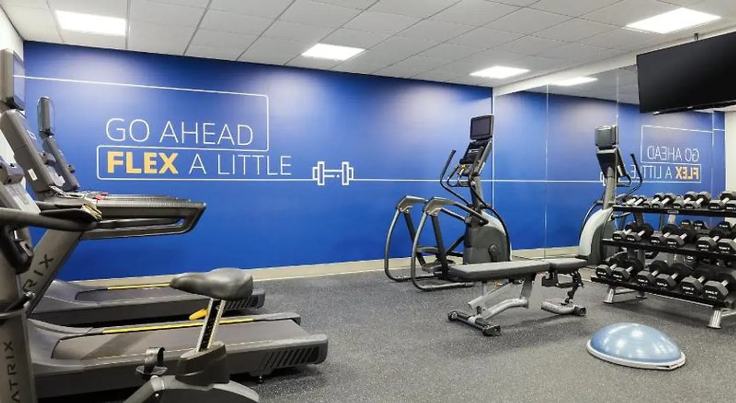 Holiday Inn Express & Suites Austin South by IHG SPORTS_AND_LEISURE