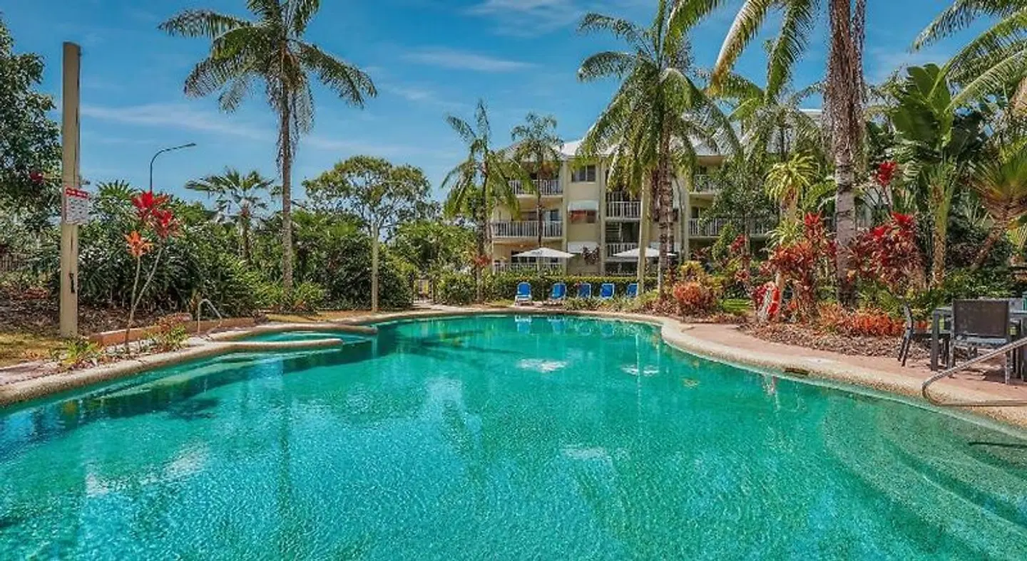 Australis Cairns Beach Resort OUTDOOR_POOL