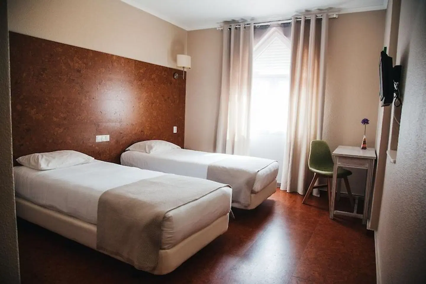 Hotel Albergaria Laitau ROOM_EXAMPLE