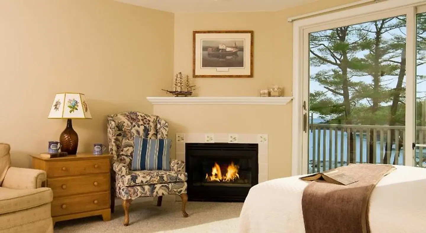 Dockside Guest Quarters ROOM_EXAMPLE