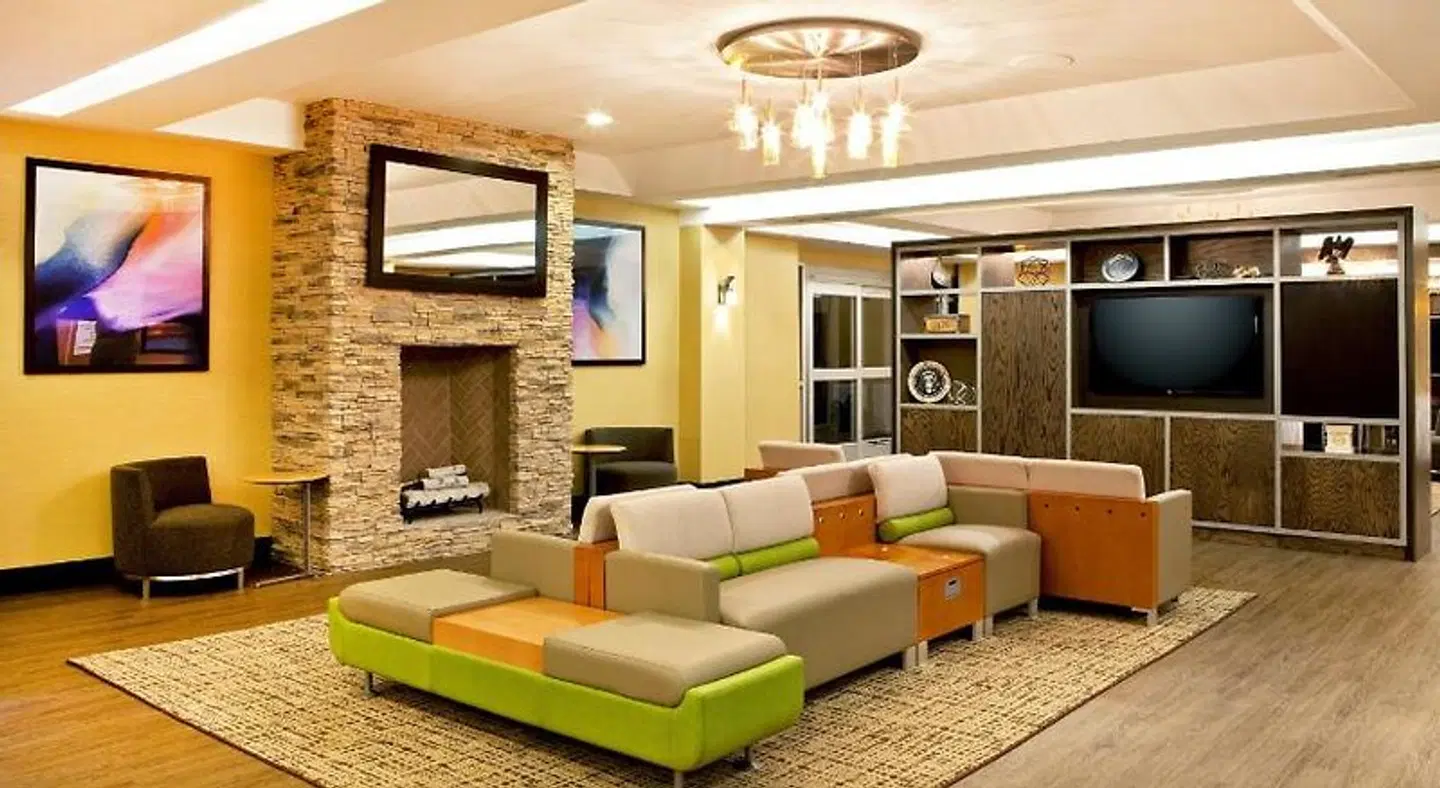 Holiday Inn Little Rock-Presidential-Dwntn by IHG LOUNGE_LOBBY