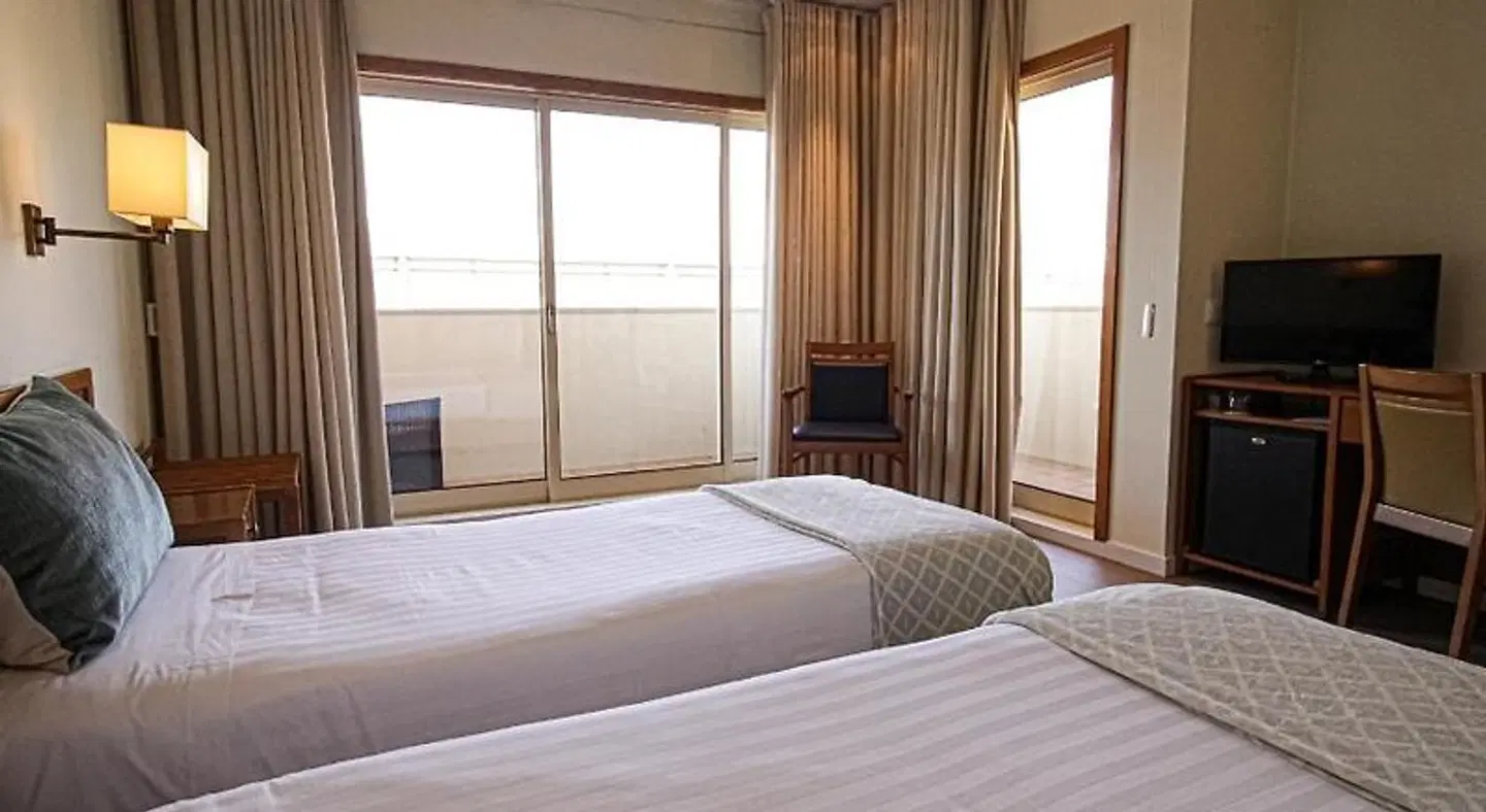 dos Loios ROOM_EXAMPLE