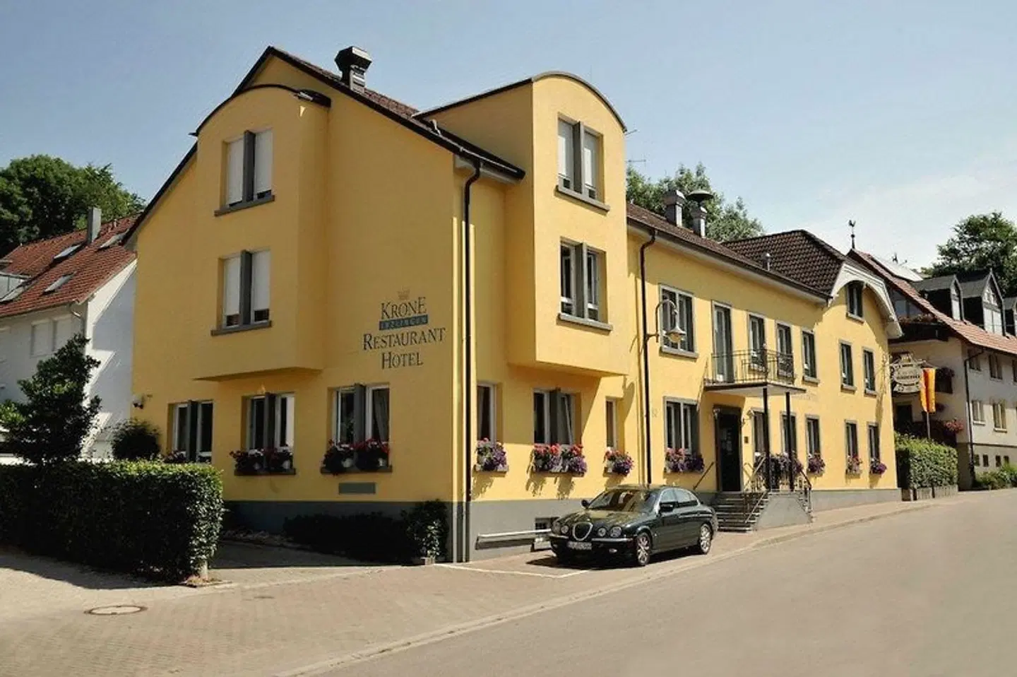 Krone EXTERIOR