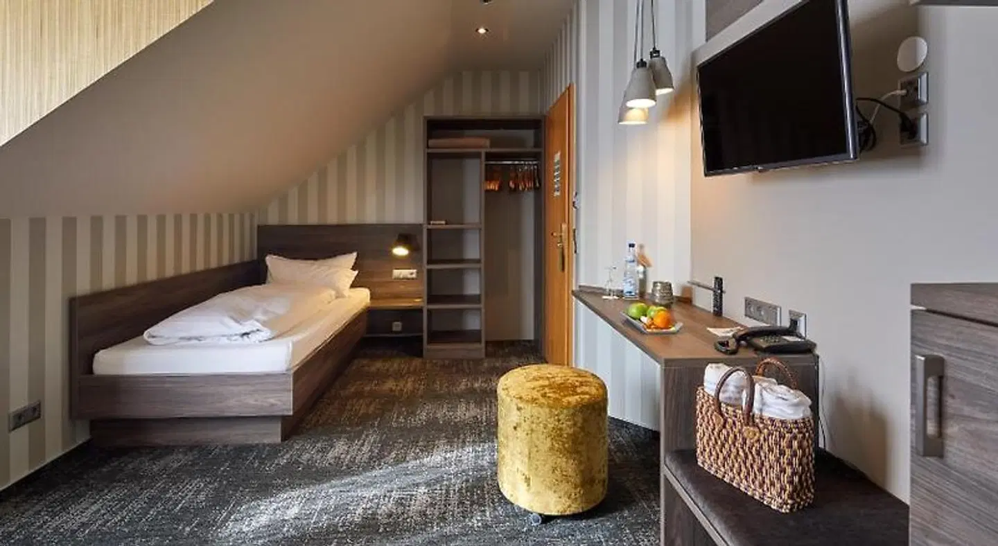 Stumpf ROOM_EXAMPLE