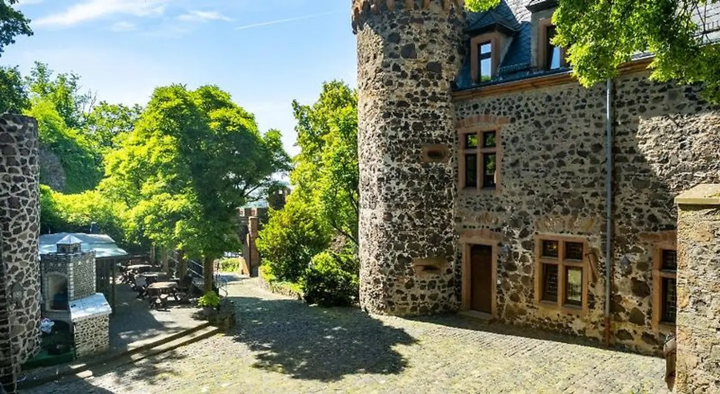Burg Staufenberg EXTERIOR