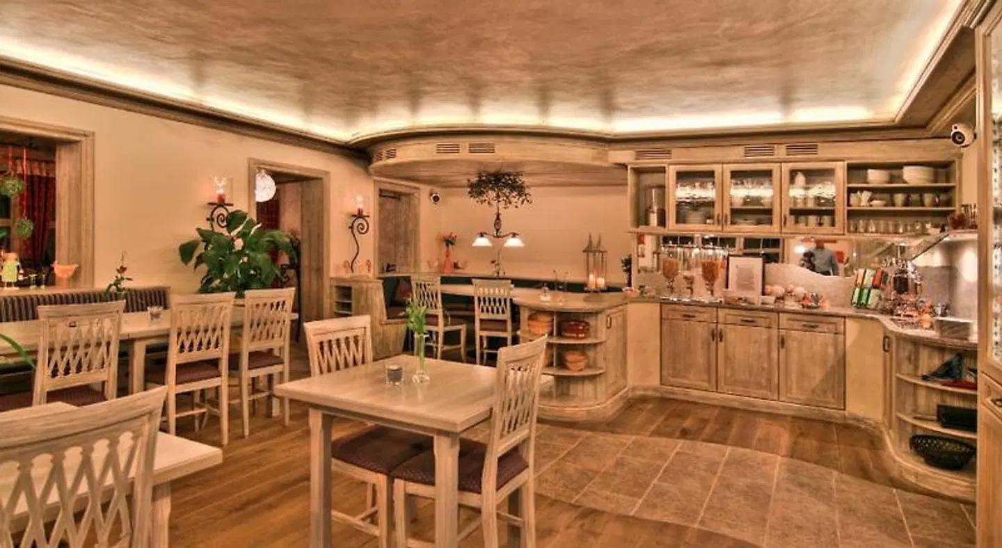 Anneliese Restaurant