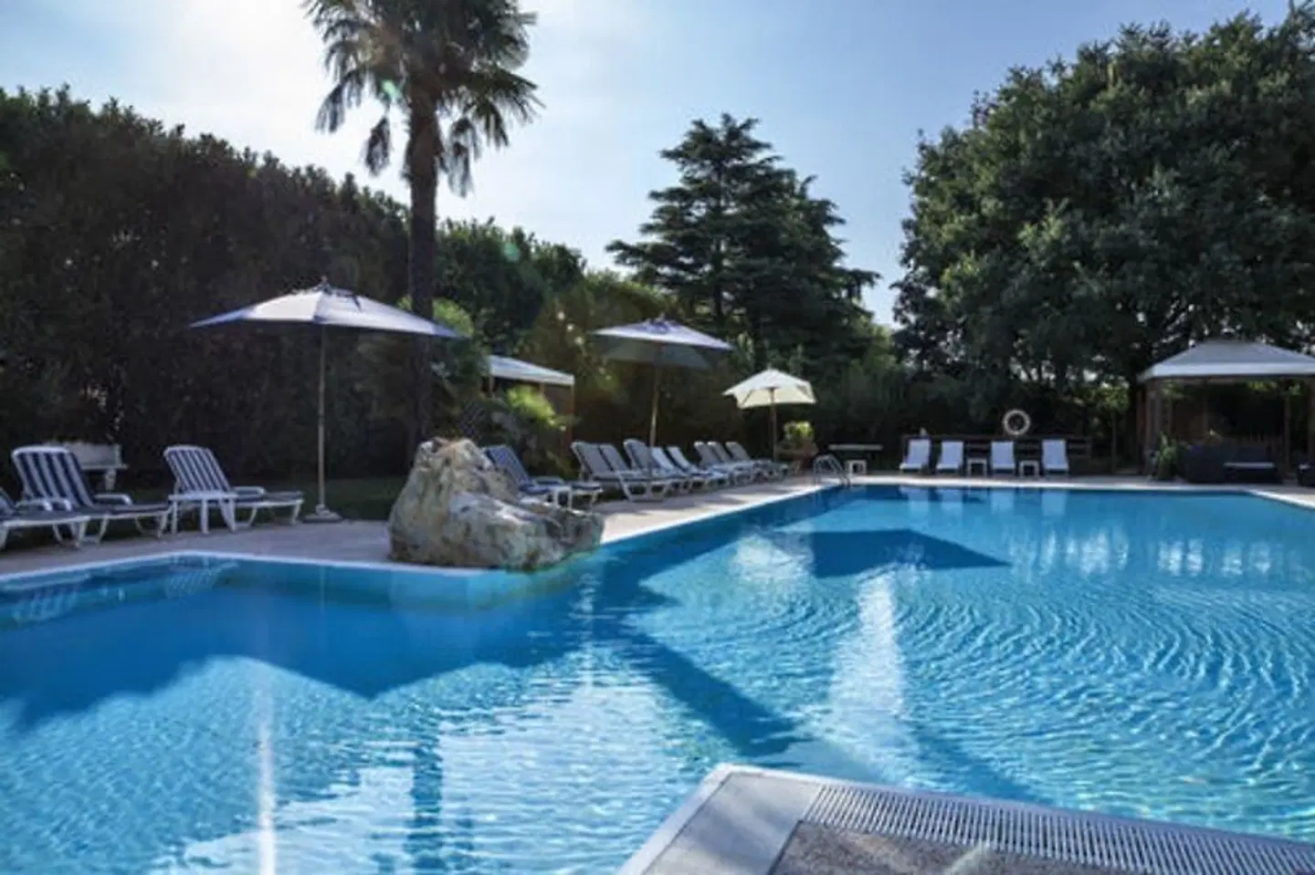 Saccardi Quadrante Europa OUTDOOR_POOL