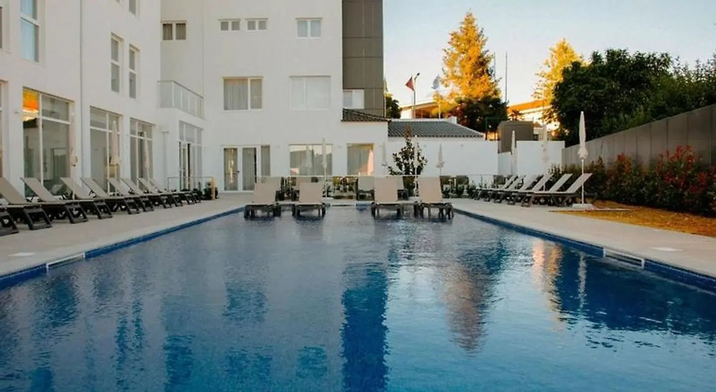 Luna Hotel de Tábua OUTDOOR_POOL